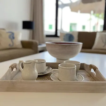 Casahost Bastian Boutique I Seaview Apartment *
