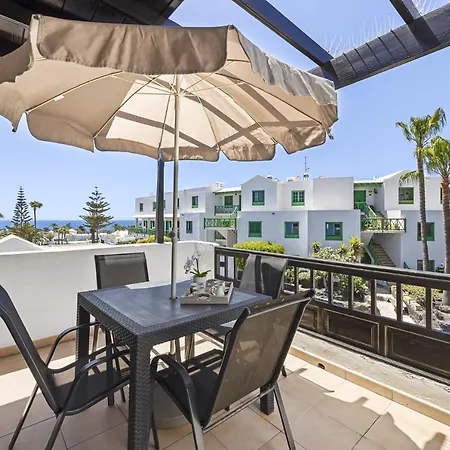 Casahost Bastian Boutique I Seaview Apartment *