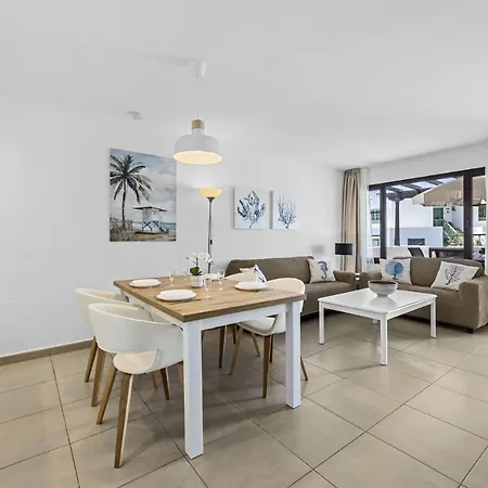 Casahost Bastian Boutique I Seaview Appartement Costa Teguise